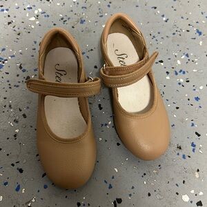 Stella girls tap shoe